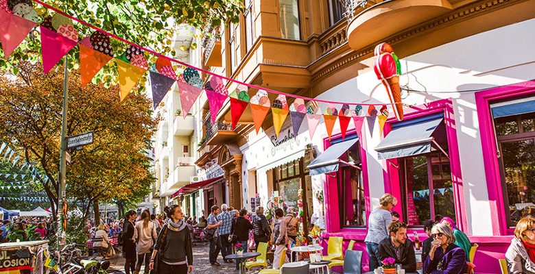 Les commerçants parisiens jouent la carte de la créativité pour leurs enseignes